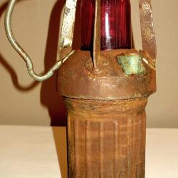 LAMPE de SECONDE GUERRE.