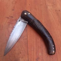 Joli Couteau ARTISANAL FORG&Eacute;  Manche en Corne de Chamois