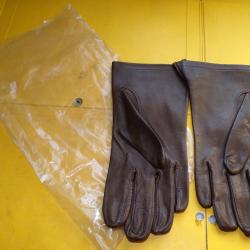 PAIRE DE GANT EN CUIR MARRON DE L' ARMEE FRANCAISE , TAILLE 8 FABRICATION MADE IN FRANCE SAINT JUNIE