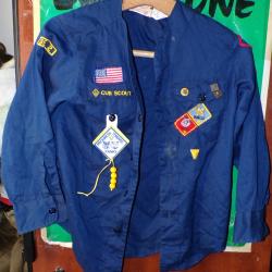 CHEMISE POUR ENFANT SCOUT AMERICAIN , DIMENSION VOIR PHOTOS&nbsp; ,&nbsp; ETAT&nbsp; VOIR PHOTOS. POUR TOUT RENSEIG