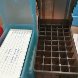 8 Bo&icirc;tes divers couleurs de stockage munitions