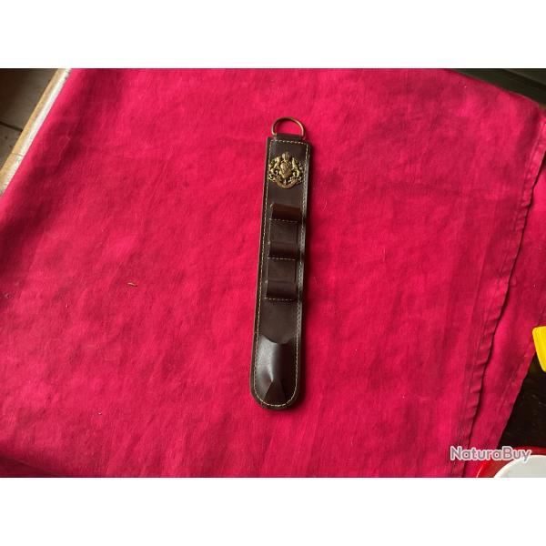 �tui � balles 19 eme siecle, en cuir,  pas de prix de reserve