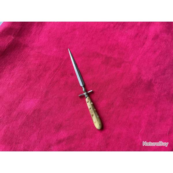 Petite dague de vertu, pas de prix de r�serve