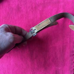 Bretelle ancienne en cuir, avec num&eacute;ro sans prix de r&eacute;serve
