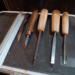 Outils crossier sculpteur travail du bois gouge ciseau couteau professionnel coulaux Peugeot  l1