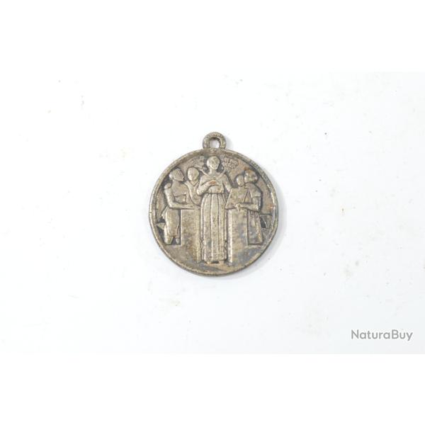 Ancienne m�daille d'argent Acad�mie du D�vouement National