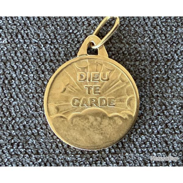 M�daille or massif 18 carats - J�sus - Bapt�me - catholique - Chr�tien