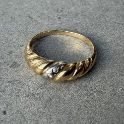 Bague en or massif 18 carats - 3 diamants- taille 51