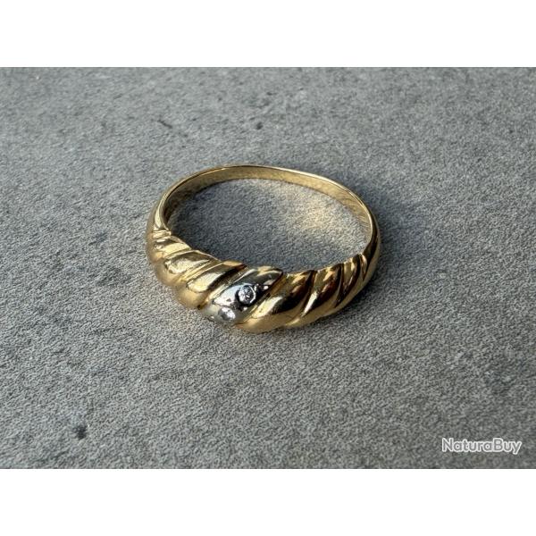 Bague en or massif 18 carats - 3 diamants- taille 51