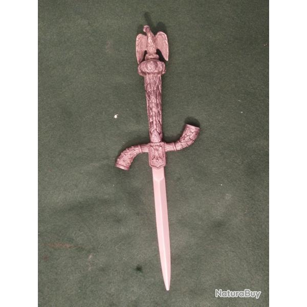 Dague  Europ�ene.Replique de type coupe papier avec l�aigle Imperial.