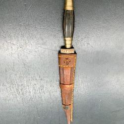 ANCIEN COUTEAU BOXER CHINOIS H&Ouml; / PIRATE NOIR ET SON FOURREAU, MODELE GUERRIER, ASIE