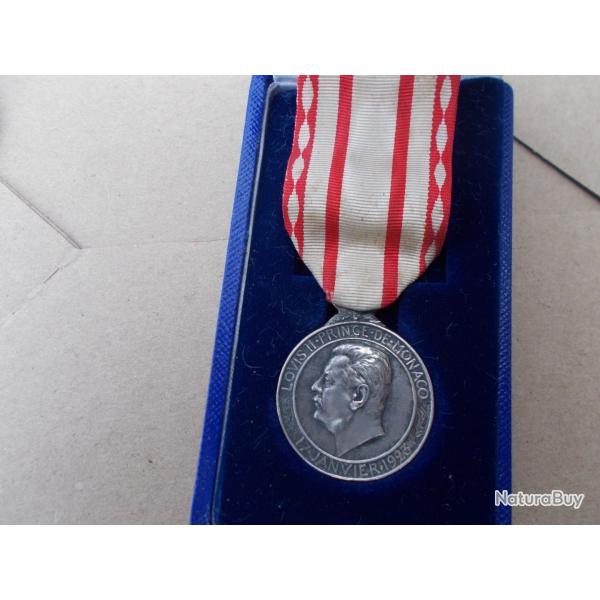 m�dailleMONACO,honneur et  travail; louis II 1923 neuve dans sa boite d'origine