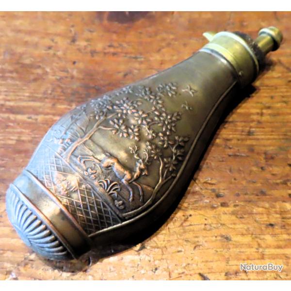 Poire � poudre ou � pulverin pour coffret de pistolet