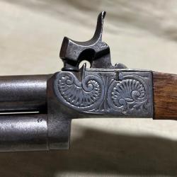 Tr&egrave;s beau pistolet &agrave; coffre &agrave; double canons superpos&eacute;s - Tr&egrave;s bon &eacute;tat - 1830 / 1840 .