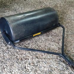Rouleau de jardin pour microtracteur tondeuse