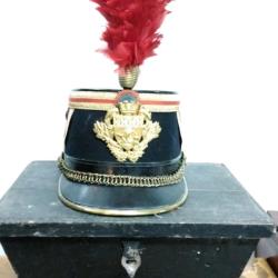 Shako garde r&eacute;publicaine mod&egrave;le 1932 avec bo&icirc;te et plumet