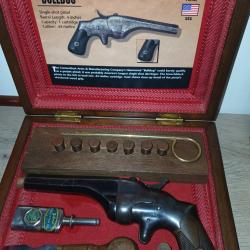 Exceptionnel v&eacute;ritable bulldog derringer 44 Henry en coffret et n&eacute;cessaire