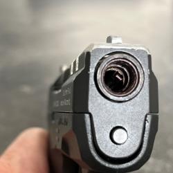 Pistolet ZORAKI 9mm PAK mod&egrave;le unique au monde avec culasse ventil&eacute;e noir et nikel