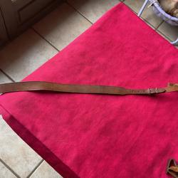 Bretelle en cuir, marron clair, pas de prix de r&eacute;serve.
