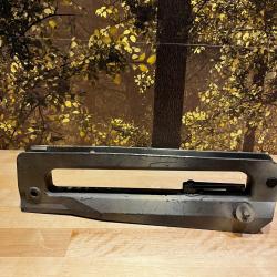 Poign&eacute;e garde main Famas en tr&egrave;s bon &eacute;tat