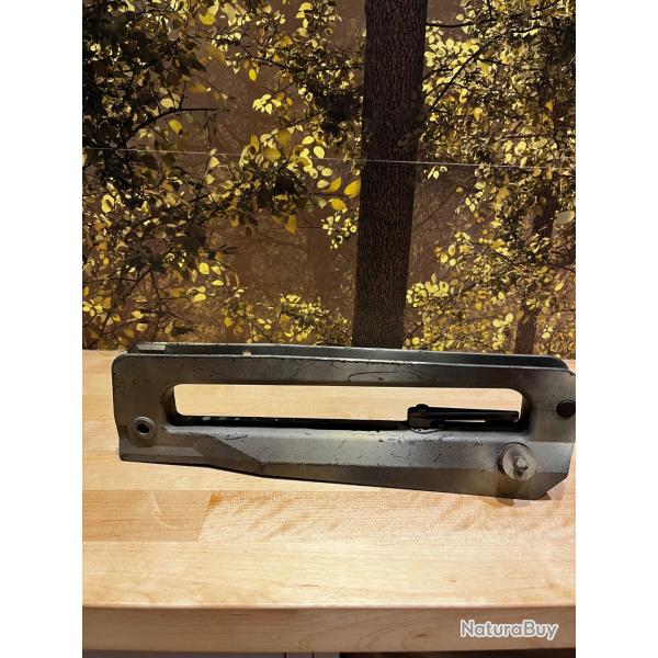 Poign�e garde main Famas en tr�s bon �tat