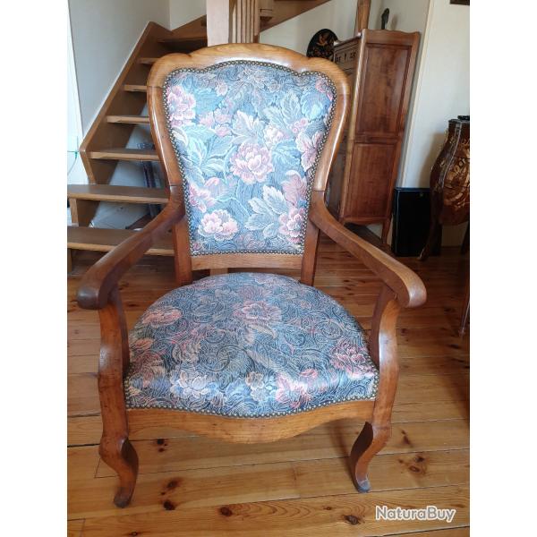 Fauteuil en m�risier �poque Louis-Philippe vers 1840, retapiss� venez de Lyon Clermont-ferrand