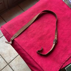 Bretelle en cuir neuf marron fonc&eacute;, pas de prix de r&eacute;serve