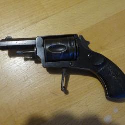 Revolver Bulldog en 8.92 a r&eacute;viser