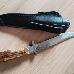 Couteau/Dague de chasse &agrave; lame et garde en inox 12C27 plaquettes de poign&eacute;e, imitation bois de cerf