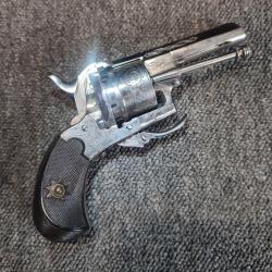 R&eacute;volver nickel&eacute; d'origine 7mm &agrave; broche &agrave; cadre ferm&eacute; fabrication Li&eacute;goise de grand luxe grav&eacute; main