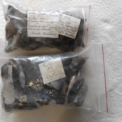 Lot de deux sachets de silex taill&eacute;s