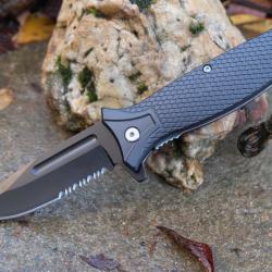 Couteau Pliant Falcon Linerlock A/O Lame Acier Inoxydable Manche Synth&eacute;tique Noir Linerlock