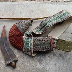 Poignard jambiya avec son fourreau