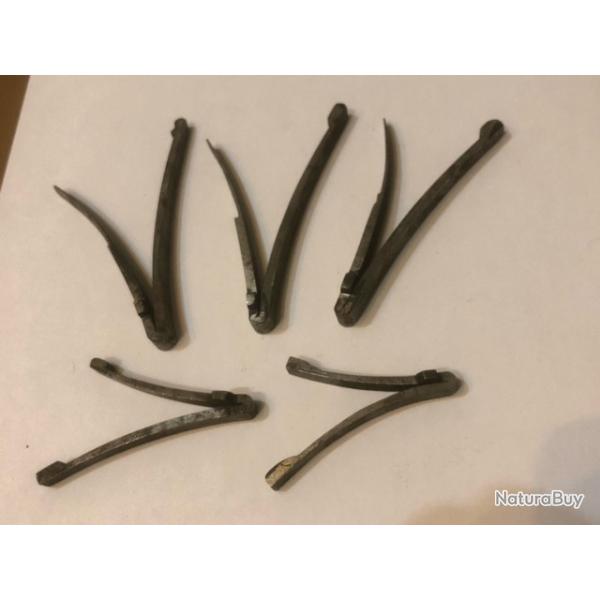 5 anciens Ressorts de Platine � Silex