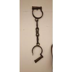 Entraves ancienne de prisonnier