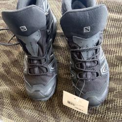 CHAUSSURES SALOMON GORE-TEX NEUVES 45-1/3