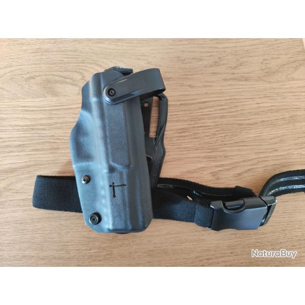 Duty holster Bladetech droitier pour CZ P09 avec bande de cuisse Idogear