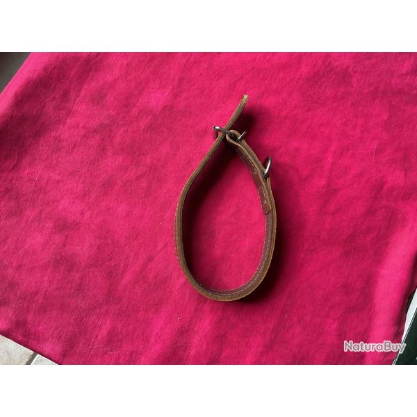 Collier en cuir neuf pour chiens, pas de prix de r�serve.