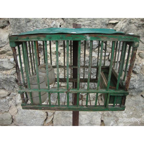 Cages a grive anci�nnes en �tat de servir ou pour d�co.