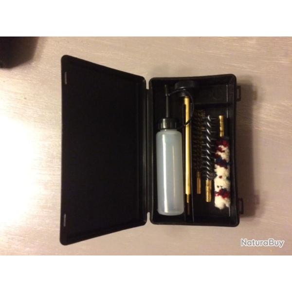 Kit de nettoyage 9mm. �tat neuf.