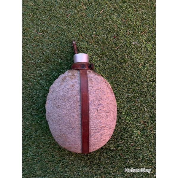 Ancienne gourde feutr�e - d�but XXe si�cle - style militaire