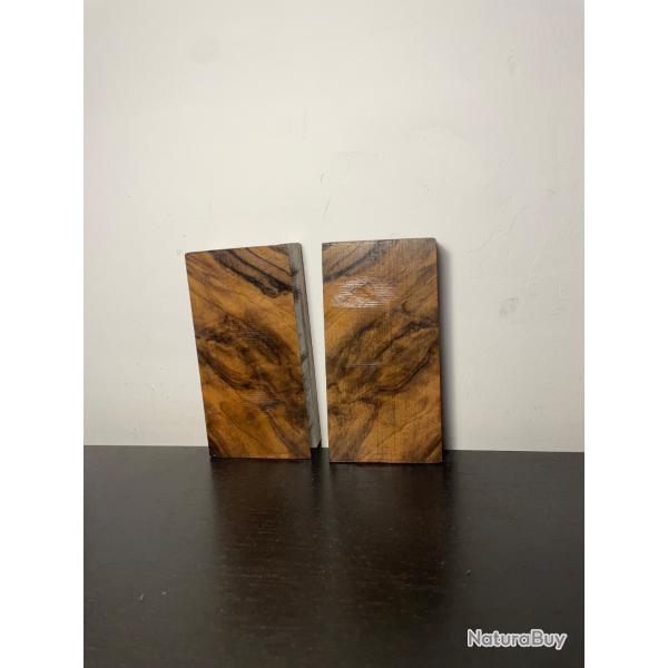 Superbe plaquettes en noyer Fran�ais pour manche de couteaux ou dagues !!! n*7