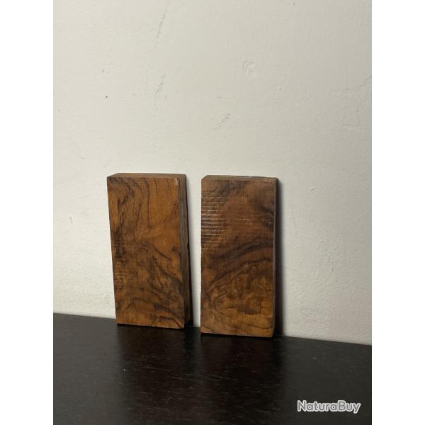 Superbe plaquettes en noyer Fran�ais pour manche de couteaux ou dagues  !!! n*11