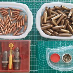 Lot rechargement &eacute;tuis 300 savage