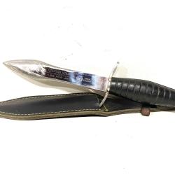 Ancien Couteau de Lanc&eacute; Le Couteau volant d&eacute;pos&eacute; avec &eacute;tui