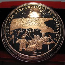 m&eacute;daille " debarquement en Normandie "juin 1944 TTB sous capsule