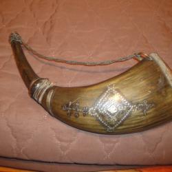 TRES GRANDE POIRE A POUDRE DU CAUCASE