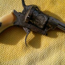 revolver 7mm grav&eacute; nyckel&eacute;