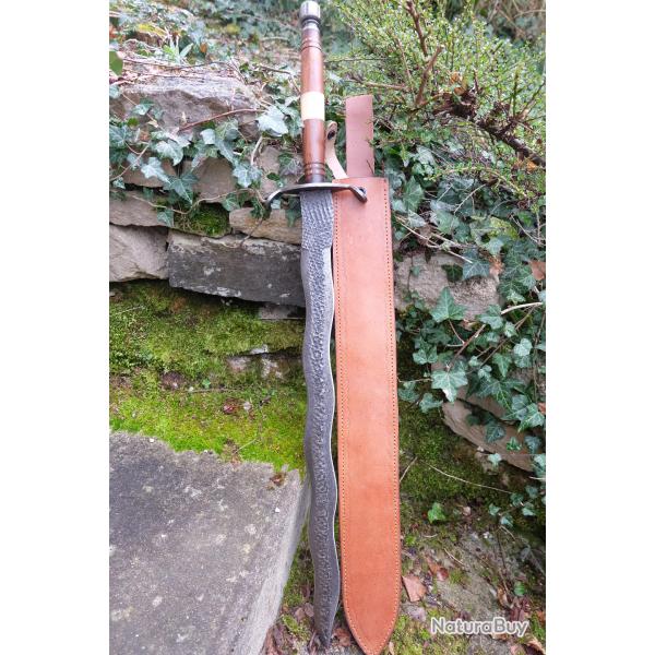 Ep�e De Barbare Lame Garde Pommeau Damas 512 Couches Forg�e Manche Bois Etui Cuir Fab Artisanale