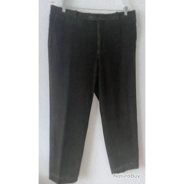 Pantalon velours c�tel� homme kaki fonc� Damart 104/52 5XL